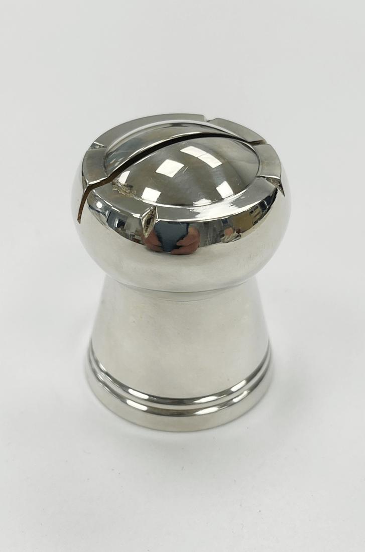 Capots de parfum et accessoires en zamak