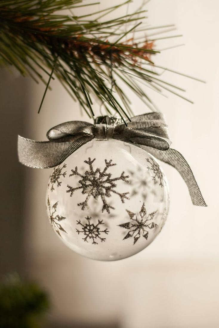 Ornements de Noël en émail translucide